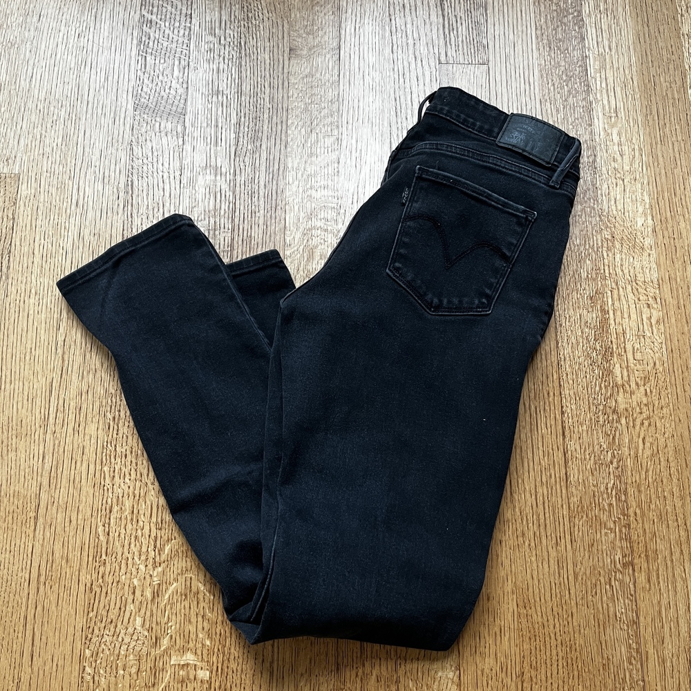 Levi's Mid Rise Skinny Jeans